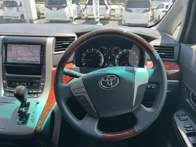 トヨタ ヴェルファイア 2．4Z プラチナセレクション 埼玉県 2009(平21)年 5.5万km ホワイトパールクリスタルシャイン /HDDナビ/フルセグテレビ/バックカメラ/フリップダウンモニター/ドアバイザー/プッシュスタート/両側パワースライドドア/ETC/ABS/WAC/PS/PW/