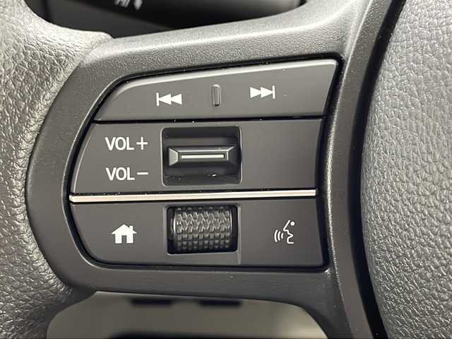 ホンダ Ｎ ＢＯＸ 千葉県 2024(令6)年 0.3万km ルナシルバーM 純正ナビ/Bluetooth フルセグ ipod/ＥＴＣ/ドライブレコーダー/両側パワースライドドア/バックカメラ/シートヒーター/電動パーキングブレーキ/純正フロアマット/純正ドアバイザー/ベンチシート/チップアップシート/後席サンシェード/プッシュスタート/スマートキー/ウィンカーミラー/ステアリングスイッチ/ホンダセンシング/衝突軽減ブレーキ/レーンキープアシスト/オートハイビーム/レーダークルーズコントロール/標識認識機能/先行者発進告知/コーナーセンサー/アイドリングストップ