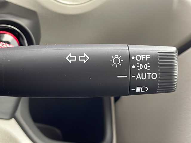ホンダ Ｎ ＢＯＸ 千葉県 2024(令6)年 0.3万km ルナシルバーM 純正ナビ/Bluetooth フルセグ ipod/ＥＴＣ/ドライブレコーダー/両側パワースライドドア/バックカメラ/シートヒーター/電動パーキングブレーキ/純正フロアマット/純正ドアバイザー/ベンチシート/チップアップシート/後席サンシェード/プッシュスタート/スマートキー/ウィンカーミラー/ステアリングスイッチ/ホンダセンシング/衝突軽減ブレーキ/レーンキープアシスト/オートハイビーム/レーダークルーズコントロール/標識認識機能/先行者発進告知/コーナーセンサー/アイドリングストップ