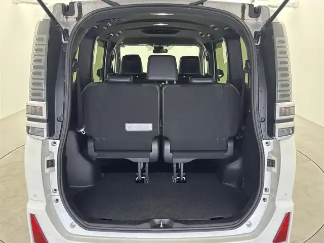 トヨタ ヴォクシー ZS 煌Ⅲ 福井県 2021(令3)年 3.1万km ホワイトパールクリスタルシャイン 純正ナビ/CD/DVD/Bluetooth/TV/トヨタセーフティーセンス/・プリクラッシュセーフティ/・レーンディパーチャーアラート/・オートマチックハイビーム/両側パワースライドドア/クルーズコントロール/バックカメラ/横滑り防止装置/レーンキープアシスト/LED/オートライト