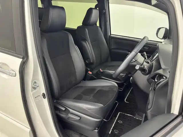 トヨタ ヴォクシー ZS 煌Ⅲ 福井県 2021(令3)年 3.1万km ホワイトパールクリスタルシャイン 純正ナビ/CD/DVD/Bluetooth/TV/トヨタセーフティーセンス/・プリクラッシュセーフティ/・レーンディパーチャーアラート/・オートマチックハイビーム/両側パワースライドドア/クルーズコントロール/バックカメラ/横滑り防止装置/レーンキープアシスト/LED/オートライト