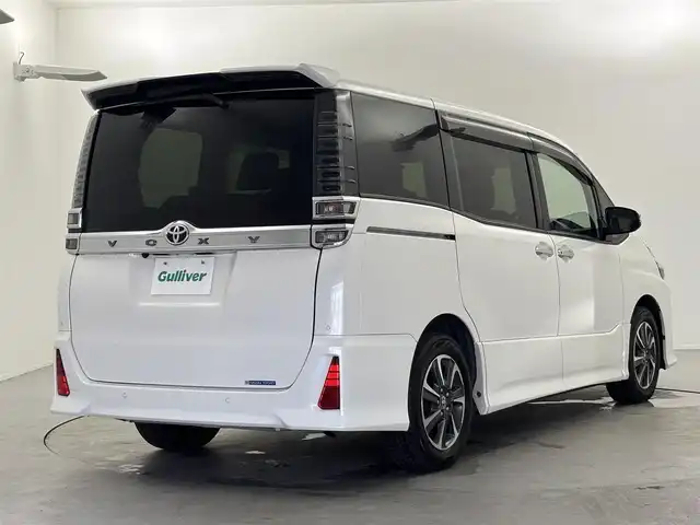 トヨタ ヴォクシー ZS 煌Ⅲ 福井県 2021(令3)年 3.1万km ホワイトパールクリスタルシャイン 純正ナビ/CD/DVD/Bluetooth/TV/トヨタセーフティーセンス/・プリクラッシュセーフティ/・レーンディパーチャーアラート/・オートマチックハイビーム/両側パワースライドドア/クルーズコントロール/バックカメラ/横滑り防止装置/レーンキープアシスト/LED/オートライト