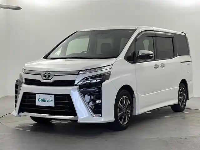 トヨタ ヴォクシー ZS 煌Ⅲ 福井県 2021(令3)年 3.1万km ホワイトパールクリスタルシャイン 純正ナビ/CD/DVD/Bluetooth/TV/トヨタセーフティーセンス/・プリクラッシュセーフティ/・レーンディパーチャーアラート/・オートマチックハイビーム/両側パワースライドドア/クルーズコントロール/バックカメラ/横滑り防止装置/レーンキープアシスト/LED/オートライト