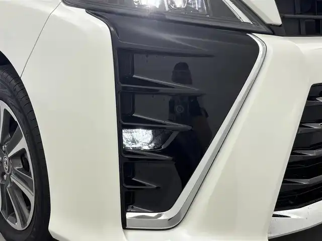 トヨタ ヴォクシー ZS 煌Ⅲ 福井県 2021(令3)年 3.1万km ホワイトパールクリスタルシャイン 純正ナビ/CD/DVD/Bluetooth/TV/トヨタセーフティーセンス/・プリクラッシュセーフティ/・レーンディパーチャーアラート/・オートマチックハイビーム/両側パワースライドドア/クルーズコントロール/バックカメラ/横滑り防止装置/レーンキープアシスト/LED/オートライト