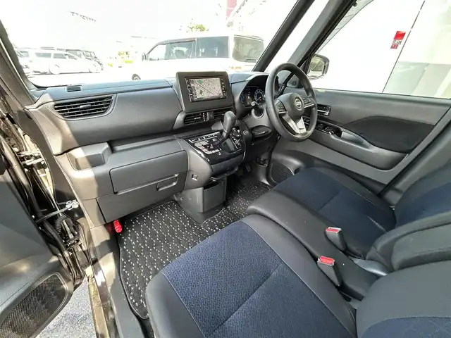 日産 ルークス HWS X プロパイロットED 群馬県 2022(令4)年 1.8万km ブラック 純正ナビ(MJ121D-W)/CD・DVD・SD・USB/Bluetooth・フルセグTV/バック/サイド/フロント/全方位カメラ/両側パワースライドドア/プロパイロット/クルーズコントロール/横滑り防止装置/レーンキープアシスト/衝突軽減ブレーキ/アイドリングストップ/純正アルミホイール/純正フロアマット