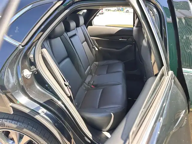 マツダ ＣＸ－３０ XD Lパッケージ 宮城県 2019(令1)年 7.2万km ジェットブラックマイカ BOSEサウンドシステム/360度セーフティパッケージ/・360度ビューモニター/・ドライバーモニタリング/CD/DVDプレーヤー＋フルセグTV/＝＝＝/iーActivsense/・スマートブレーキサポート/・AT誤発進抑制制御/・パーキングセンサー（フロント/リア）/・マツダレーダークルーズコントロール（全車速追従機能付）/・レーンキープアシストシステム/・車線逸脱警報システム/・ブラインドスポットモニタリング/・後側方接近車両検知（RCTA）/・前側方接近車両検知/・ドライバーアテンションアラート/・交通標識認識システム/クルージングトラフィックサポート/マツダコネクトナビ/・Bluetooth/・HDMI/ヘッドアップディスプレイ/ビルトインETC/ドライブレコーダー/パワーバックドア/本革シート/運転席メモリー機能付パワーシート/前席シートヒーター/ステアリングヒーター/革巻きステアリング/パドルシフト/電動パーキングブレーキ/ブレーキホールド/アダプティブLEDヘッドライト/スマートキー＆プッシュスタート/純正18インチAW/純正ラバーマット