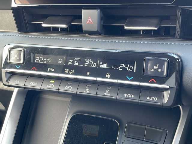 トヨタ ヴォクシー S－Z 山口県 2023(令5)年 5万km グリッターブラックガラスフレーク モデリスタエアロ/純正14インチフリップダウンモニター/純正10.5インチディスプレイオーディオ/・ナビ機能/・Bluetooth/・フルセグテレビ/・CD/DVDキット/バックカメラ/ビルトインETC/ドライブレコーダー/Toyota Safety Sense/・ドライバーモニター/・プリクラッシュセーフティ/・レーントレーシングアシスト/・レーンチェンジアシスト/・レーンディパーチャーアラート/・プロアクティブドライビングアシスト/・フロントクロストラフィックアラート/・発進遅れ告知機能/・ロードサインアシスト/・レーダークルーズコントロール/・ドライバー異常時対応システム/・ブラインドスポットモニター/・クリアランスソナー/・パーキングサポートブレーキ/・オートマチックハイビーム/USB入力端子/純正フロアマット/ハーフレザーシート/シートヒーター/両側パワースライドドア/純正純正LEDライト/純正17インチアルミホイール