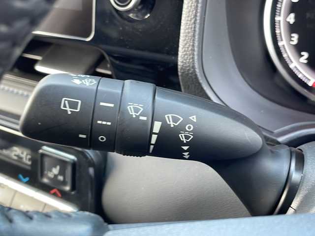 トヨタ ヴォクシー S－Z 山口県 2023(令5)年 5万km グリッターブラックガラスフレーク モデリスタエアロ/純正14インチフリップダウンモニター/純正10.5インチディスプレイオーディオ/・ナビ機能/・Bluetooth/・フルセグテレビ/・CD/DVDキット/バックカメラ/ビルトインETC/ドライブレコーダー/Toyota Safety Sense/・ドライバーモニター/・プリクラッシュセーフティ/・レーントレーシングアシスト/・レーンチェンジアシスト/・レーンディパーチャーアラート/・プロアクティブドライビングアシスト/・フロントクロストラフィックアラート/・発進遅れ告知機能/・ロードサインアシスト/・レーダークルーズコントロール/・ドライバー異常時対応システム/・ブラインドスポットモニター/・クリアランスソナー/・パーキングサポートブレーキ/・オートマチックハイビーム/USB入力端子/純正フロアマット/ハーフレザーシート/シートヒーター/両側パワースライドドア/純正純正LEDライト/純正17インチアルミホイール