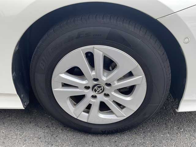 トヨタ プリウス Sセーフティプラス 京都府 2018(平30)年 2.1万km ホワイトパールクリスタルシャイン 純正メモリナビ　バックカメラ　プリクラッシュセーフティ　レーダークルーズコントロール　スマートキー　純正ドライブレコーダー　ビルトインＥＴＣ　ＬＥＤヘッドライト　クリアランスソナー　純正アルミ