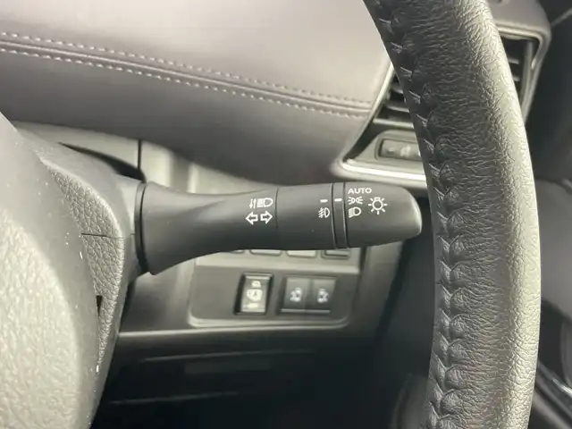 日産 セレナ ハイウェイスター V 愛知県 2021(令3)年 2.2万km ブリリアントホワイトパール セーフティパックA/・SRSエアバッグカーテン再度/・インテリジェントアラウンドビューモニター/・インテリジェントルームミラー/・ふらつき警報/全方位運転支援システム/・インテリジェントエマージェンシーブレーキ/・標識検知/・踏み間違い防止機能/・車線逸脱防止機能/・広報衝突防止支援/プロパイロット/純正10インチSDナビ/フルセグテレビ/フリップダウンモニター/両側電動スライドドア/ETC/ドライブレコーダー/オートライト/LEDヘッドライト/純正16インチアルミホイール/純正フロアマット/プッシュスタート/スマートキー