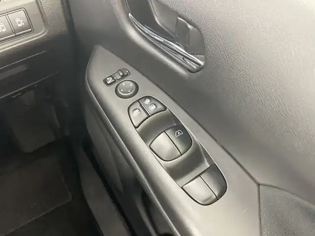 日産 セレナ ハイウェイスター V 愛知県 2021(令3)年 2.2万km ブリリアントホワイトパール セーフティパックA/・SRSエアバッグカーテン再度/・インテリジェントアラウンドビューモニター/・インテリジェントルームミラー/・ふらつき警報/全方位運転支援システム/・インテリジェントエマージェンシーブレーキ/・標識検知/・踏み間違い防止機能/・車線逸脱防止機能/・広報衝突防止支援/プロパイロット/純正10インチSDナビ/フルセグテレビ/フリップダウンモニター/両側電動スライドドア/ETC/ドライブレコーダー/オートライト/LEDヘッドライト/純正16インチアルミホイール/純正フロアマット/プッシュスタート/スマートキー
