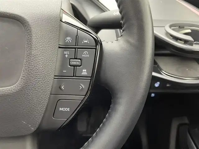 トヨタ プリウス Z 兵庫県 2023(令5)年 2.4万km アティチュードブラックマイカ 純正コネクトナビ(フルセグ/USB/Bluetooth)/全方位カメラ/パノラマルーフ/追従型クルーズコントロール/ブラインドスポットモニター/置くだけ充電/デジタルインナーミラー/パワーバックドア/パワーシート/シートヒーター/エアシート/レザーシート/クリアランスソナー/純正19インチアルミホイール/純正フロアマット/オートライト/オートマチックハイビーム/LEDヘッドライト