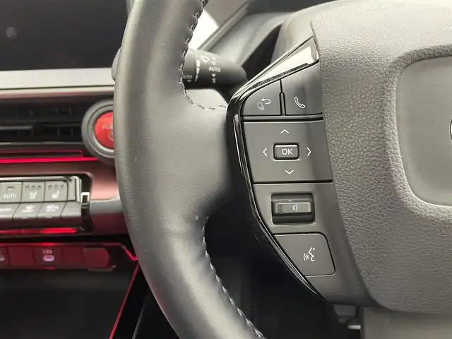 トヨタ プリウス Z 兵庫県 2023(令5)年 2.4万km アティチュードブラックマイカ 純正コネクトナビ(フルセグ/USB/Bluetooth)/全方位カメラ/パノラマルーフ/追従型クルーズコントロール/ブラインドスポットモニター/置くだけ充電/デジタルインナーミラー/パワーバックドア/パワーシート/シートヒーター/エアシート/レザーシート/クリアランスソナー/純正19インチアルミホイール/純正フロアマット/オートライト/オートマチックハイビーム/LEDヘッドライト