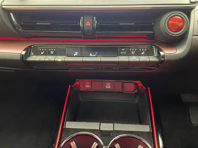 トヨタ プリウス Z 兵庫県 2023(令5)年 2.4万km アティチュードブラックマイカ 純正コネクトナビ(フルセグ/USB/Bluetooth)/全方位カメラ/パノラマルーフ/追従型クルーズコントロール/ブラインドスポットモニター/置くだけ充電/デジタルインナーミラー/パワーバックドア/パワーシート/シートヒーター/エアシート/レザーシート/クリアランスソナー/純正19インチアルミホイール/純正フロアマット/オートライト/オートマチックハイビーム/LEDヘッドライト