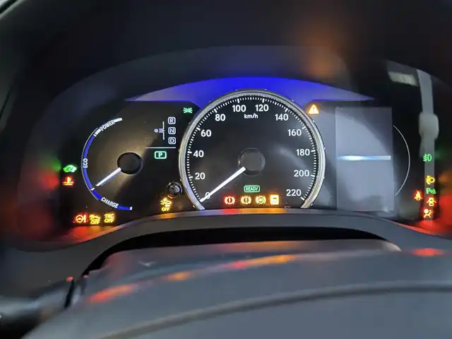レクサス ＣＴ 200h Fスポーツ 大阪府 2019(令1)年 3.2万km ホワイトノーヴァガラスフレーク 純正10.3インチナビ/　フルセグTV/Bluetooth/USB/AUX/レクサスセーフティセンス/バックカメラ/ビルトインETC2.0/オートマチックハイビーム/ドライブレコーダー/追従型レーダークルーズコントロール/純正17インチアルミホイール/パワーシート/パドルシフト/シートヒーター/レーンキープアシスト/前後コーナーセンサー