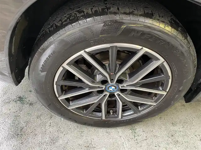 ＢＭＷ ＢＭＷ ｉＸ１ xDrive30 Mスポーツ 東京都 2024(令6)年 2.1万km サファイアブラックP 法人ワンオーナー/純正ナビ/全方位カメラ・バックカメラ/純正１８インチアルミ/パワーバックドア/D席メモリーパワーシート/N席パワーシート/ハーフレザーシート/シートヒーター/エアシート/BMW　ADVANCED　CAR　EYE３．０PRO/ETC/ルーフレール/スペアキー１本/カードキー１本/充電ケーブル/保証書・取説
