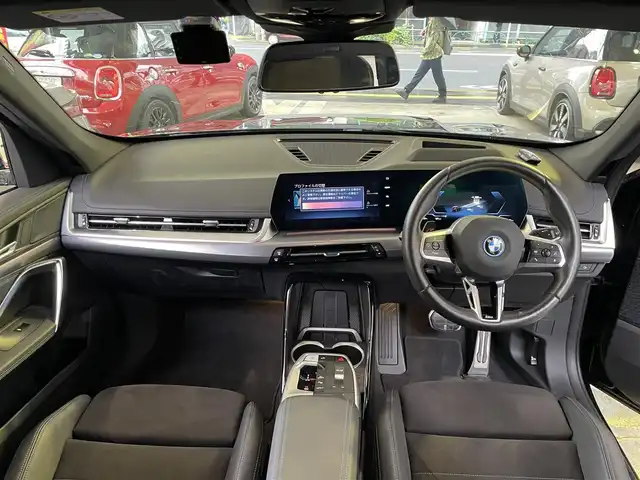 ＢＭＷ ＢＭＷ ｉＸ１ xDrive30 Mスポーツ 東京都 2024(令6)年 2.1万km サファイアブラックP 法人ワンオーナー/純正ナビ/全方位カメラ・バックカメラ/純正１８インチアルミ/パワーバックドア/D席メモリーパワーシート/N席パワーシート/ハーフレザーシート/シートヒーター/エアシート/BMW　ADVANCED　CAR　EYE３．０PRO/ETC/ルーフレール/スペアキー１本/カードキー１本/充電ケーブル/保証書・取説