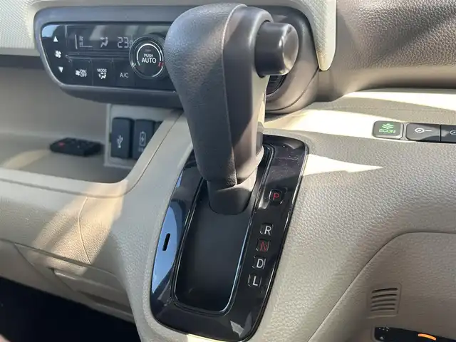 ホンダ Ｎ ＢＯＸ G EX ホンダセンシング 熊本県 2018(平30)年 6万km プレミアムアガットブラウンP 純正ナビ/・AM/FM/CD/SD/USB/iPod/BT/バックカメラ/ホンダセンシング/・アダプティブクルーズコントロール/・先行車発進お知らせ機能/・路外逸脱抑制機能/・レーンキープアシスト/・標識認識機能/・オートハイビーム/後方コーナーセンサー/ステアリングリモコン/アイドリングストップ/オートライト/・LEDライト/電動格納ミラー/・ウィンカーミラー/片側パワースライドドア/前方ドライブレコーダー/ドアバイザー/ビルトインETC/純正フロアマット/スマートキー