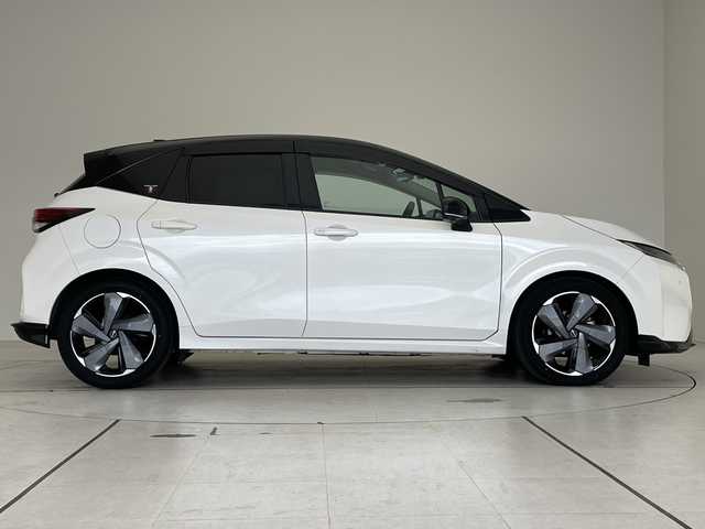 日産 オーラ G 愛知県 2023(令5)年 3.2万km ピュアホワイトパール / スーパーブラック 2トーン プロパイロット/純正9型ディスプレイオーディオナビ/全方位カメラ/クルーズコントロール/プレミアムサウンドBOSE/バックカメラ/コーナーセンサー/純正アルミホイール/ETC2.0/ブラインドスポットモニター/インテリジェントミラー/オートマチックハイビーム/ワイヤレス充電機/衝突軽減システム/フルセグ/Bluetooth/ステアリングスイッチ/スマートキー/プッシュスタート