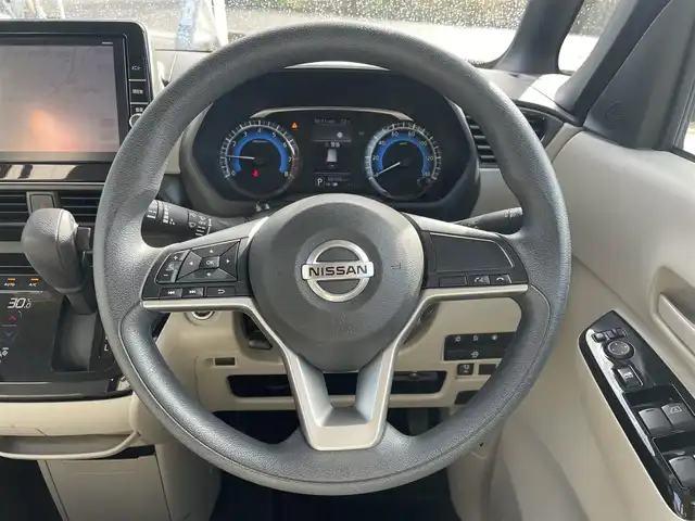 日産 ルークス X 富山県 2020(令2)年 6.1万km ホワイトパール ワンオーナー／/アラウンドビューモニター／/純正９インチナビ／/フルセグＴＶ／/Ｂｌｕｅｔｏｏｔｈ／/ＤＶＤ再生／/ＥＴＣ／/両側自動ドア／/衝突軽減ブレーキ／/ハイビームアシスト／/前後ドライブレコーダー/ステアスイッチ