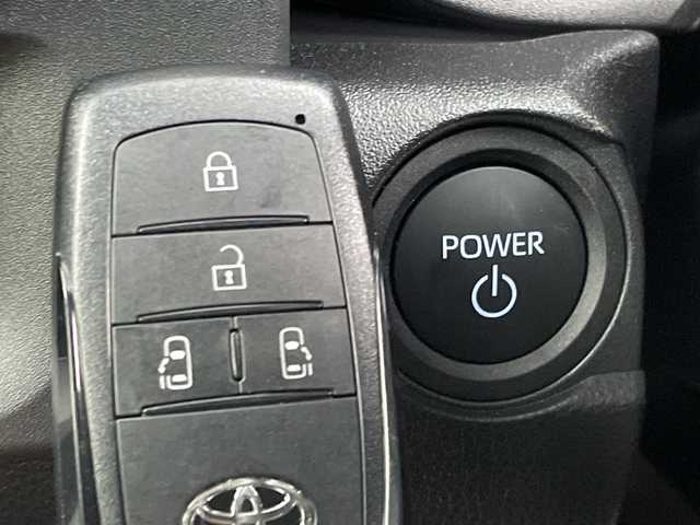 トヨタ シエンタ ハイブリッド G 新潟県 2025(令7)年 0.1千km ブラック トヨタセーフティーセンス/パーキングサポートブレーキ/ブラインドスポットモニター/追従クルーズコントロール/前後コーナーセンサー/両側パワースライドドア/LEDオートライト/オートマチックハイビーム/PCS/PDA/RCTA/RSA/ビルトインETC/レーンキープアシスト/7人乗り/ディスプレイオーディオ