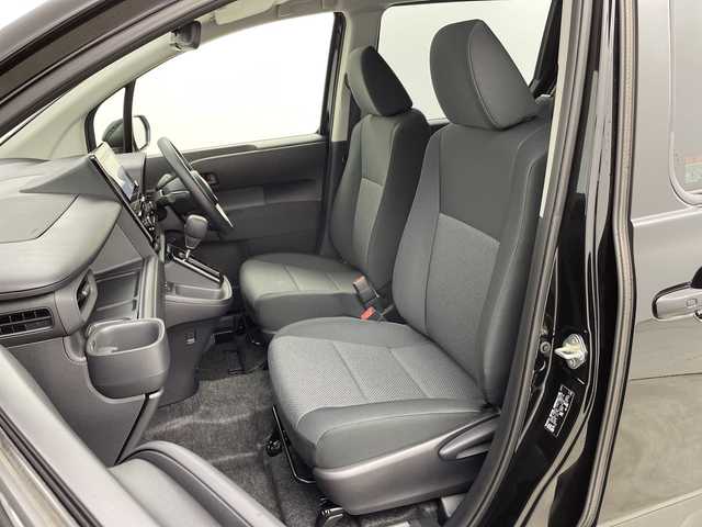 トヨタ シエンタ ハイブリッド G 新潟県 2025(令7)年 0.1千km ブラック トヨタセーフティーセンス/パーキングサポートブレーキ/ブラインドスポットモニター/追従クルーズコントロール/前後コーナーセンサー/両側パワースライドドア/LEDオートライト/オートマチックハイビーム/PCS/PDA/RCTA/RSA/ビルトインETC/レーンキープアシスト/7人乗り/ディスプレイオーディオ