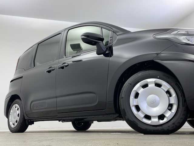 トヨタ シエンタ ハイブリッド G 新潟県 2025(令7)年 0.1千km ブラック トヨタセーフティーセンス/パーキングサポートブレーキ/ブラインドスポットモニター/追従クルーズコントロール/前後コーナーセンサー/両側パワースライドドア/LEDオートライト/オートマチックハイビーム/PCS/PDA/RCTA/RSA/ビルトインETC/レーンキープアシスト/7人乗り/ディスプレイオーディオ