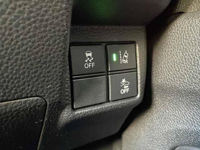 ホンダ Ｎ ＢＯＸ カスタム G L ホンダセンシング 愛知県 2019(平31)年 4.6万km プラチナホワイトパール /禁煙//ナビ装着用スペシャルパッケージ//社外メモリナビ//地デジ//CD/DVD/BT/SD/USB/AM/FM//バックカメラ//ビルトインETC//ドライブレコーダー//両側パワースライドドア//オートリトラミラー//プラズマクラスター//純正ブラック塗装14AW//ホンダセンシング//CMBS/ACC/LKAS//路外逸脱抑制制御//前後誤発進抑制制御//LEDオートライト//フォグランプ//ステアリングスイッチ//ECONモード//スマートキー//プッシュスタート//ベンチシート//フロアマット/ドアバイザー//保証書//取扱説明書//ナビ取説//スペアキー