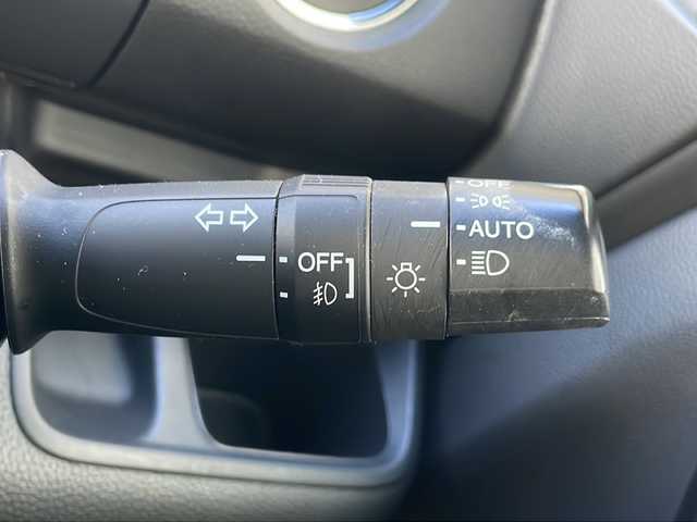 ホンダ Ｎ ＢＯＸ カスタム G L ホンダセンシング 愛知県 2019(平31)年 4.6万km プラチナホワイトパール /禁煙//ナビ装着用スペシャルパッケージ//社外メモリナビ//地デジ//CD/DVD/BT/SD/USB/AM/FM//バックカメラ//ビルトインETC//ドライブレコーダー//両側パワースライドドア//オートリトラミラー//プラズマクラスター//純正ブラック塗装14AW//ホンダセンシング//CMBS/ACC/LKAS//路外逸脱抑制制御//前後誤発進抑制制御//LEDオートライト//フォグランプ//ステアリングスイッチ//ECONモード//スマートキー//プッシュスタート//ベンチシート//フロアマット/ドアバイザー//保証書//取扱説明書//ナビ取説//スペアキー