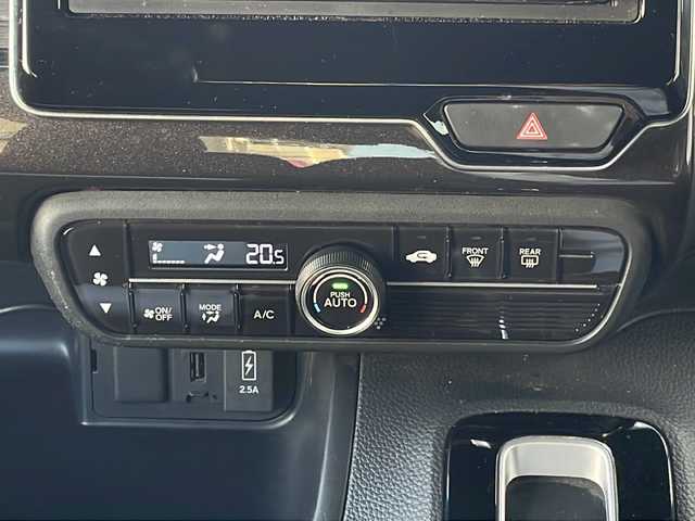 ホンダ Ｎ ＢＯＸ カスタム G L ホンダセンシング 愛知県 2019(平31)年 4.6万km プラチナホワイトパール /禁煙//ナビ装着用スペシャルパッケージ//社外メモリナビ//地デジ//CD/DVD/BT/SD/USB/AM/FM//バックカメラ//ビルトインETC//ドライブレコーダー//両側パワースライドドア//オートリトラミラー//プラズマクラスター//純正ブラック塗装14AW//ホンダセンシング//CMBS/ACC/LKAS//路外逸脱抑制制御//前後誤発進抑制制御//LEDオートライト//フォグランプ//ステアリングスイッチ//ECONモード//スマートキー//プッシュスタート//ベンチシート//フロアマット/ドアバイザー//保証書//取扱説明書//ナビ取説//スペアキー