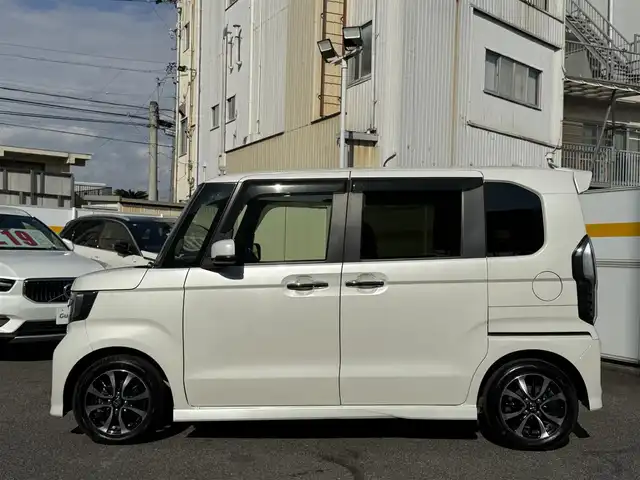 ホンダ Ｎ ＢＯＸ カスタム G L ホンダセンシング 愛知県 2019(平31)年 4.6万km プラチナホワイトパール /禁煙//ナビ装着用スペシャルパッケージ//社外メモリナビ//地デジ//CD/DVD/BT/SD/USB/AM/FM//バックカメラ//ビルトインETC//ドライブレコーダー//両側パワースライドドア//オートリトラミラー//プラズマクラスター//純正ブラック塗装14AW//ホンダセンシング//CMBS/ACC/LKAS//路外逸脱抑制制御//前後誤発進抑制制御//LEDオートライト//フォグランプ//ステアリングスイッチ//ECONモード//スマートキー//プッシュスタート//ベンチシート//フロアマット/ドアバイザー//保証書//取扱説明書//ナビ取説//スペアキー
