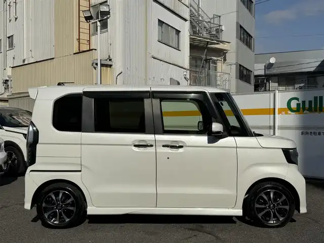 ホンダ Ｎ ＢＯＸ カスタム G L ホンダセンシング 愛知県 2019(平31)年 4.6万km プラチナホワイトパール /禁煙//ナビ装着用スペシャルパッケージ//社外メモリナビ//地デジ//CD/DVD/BT/SD/USB/AM/FM//バックカメラ//ビルトインETC//ドライブレコーダー//両側パワースライドドア//オートリトラミラー//プラズマクラスター//純正ブラック塗装14AW//ホンダセンシング//CMBS/ACC/LKAS//路外逸脱抑制制御//前後誤発進抑制制御//LEDオートライト//フォグランプ//ステアリングスイッチ//ECONモード//スマートキー//プッシュスタート//ベンチシート//フロアマット/ドアバイザー//保証書//取扱説明書//ナビ取説//スペアキー