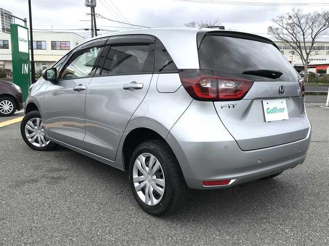 ホンダ フィット e:HEVベーシック 鳥取県 2020(令2)年 5.8万km ルナシルバーM ４・W・D/社外CDオーでイオ/USB/ホンダセンシング/コンフォードビューパッケージ/レーンキープアシスト/踏み間違い衝突軽減システム/コーナーセンサー/レーダークルーズコントロール/ETC/LEDヘットライト/オートライト/ハイビームアシスト/プッシュエンジンスタート/スペアキー/フロアマット/ドアバイザー
