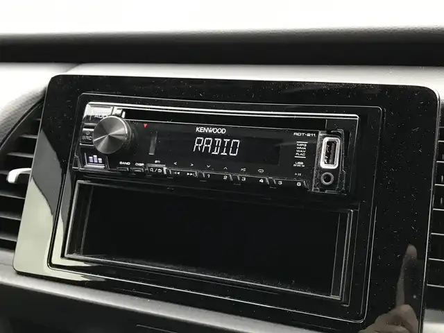 ホンダ フィット e:HEVベーシック 鳥取県 2020(令2)年 5.8万km ルナシルバーM ４・W・D/社外CDオーでイオ/USB/ホンダセンシング/コンフォードビューパッケージ/レーンキープアシスト/踏み間違い衝突軽減システム/コーナーセンサー/レーダークルーズコントロール/ETC/LEDヘットライト/オートライト/ハイビームアシスト/プッシュエンジンスタート/スペアキー/フロアマット/ドアバイザー