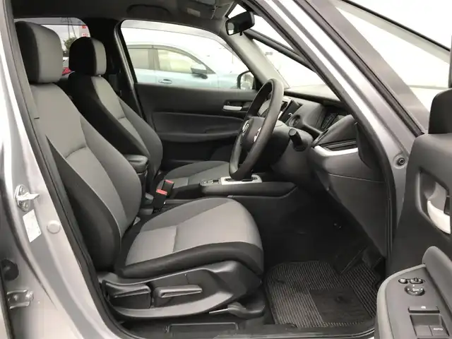 ホンダ フィット e:HEVベーシック 鳥取県 2020(令2)年 5.8万km ルナシルバーM ４・W・D/社外CDオーでイオ/USB/ホンダセンシング/コンフォードビューパッケージ/レーンキープアシスト/踏み間違い衝突軽減システム/コーナーセンサー/レーダークルーズコントロール/ETC/LEDヘットライト/オートライト/ハイビームアシスト/プッシュエンジンスタート/スペアキー/フロアマット/ドアバイザー