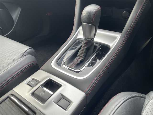 スバル ＷＲＸ Ｓ４ 2．0GT‐S アイサイト 愛知県 2014(平26)年 11.7万km クリスタルホワイトP (株)IDOMが運営する【じしゃロン名古屋鳴海店】の自社ローン専用車両になりますこちらは現金またはオートローンご利用時の価格です。自社ローンご希望の方は別途その旨お申付け下さい/4WD(F4)/CVT/7インチナビ【CN-R300D】/（FM/AM/CD/DVD/フルセグTV/SD）/バックカメラ/ETC/ドライブレコーダー/GPSレーダー【YA-W17GA】/アイサイト/・プリクラッシュブレーキアシスト	/・レーンキープアシスト/・レーダークルーズコントロール/装備/・運転席・助手席シートヒーター/・電動パーキング/・電動格納ミラー/・革巻きステアリング/・ステアリングスイッチ/・パドルシフト/・オートライト/・LEDヘッドライト/・フォグランプ/・フルオートエアコン/・運転席シートメモリ/・純正フロアマット/・アルミペダル/・プッシュスタート/・スマートキー