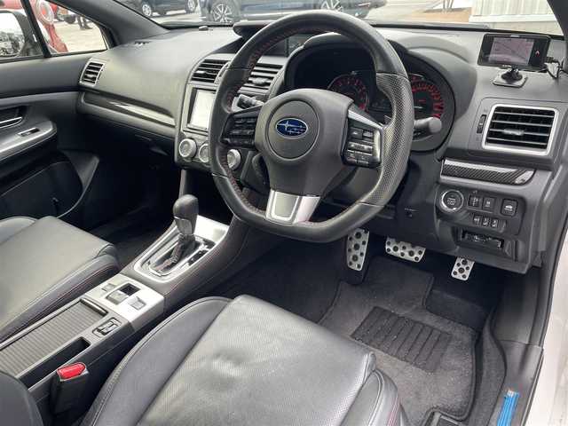 スバル ＷＲＸ Ｓ４ 2．0GT‐S アイサイト 愛知県 2014(平26)年 11.7万km クリスタルホワイトP (株)IDOMが運営する【じしゃロン名古屋鳴海店】の自社ローン専用車両になりますこちらは現金またはオートローンご利用時の価格です。自社ローンご希望の方は別途その旨お申付け下さい/4WD(F4)/CVT/7インチナビ【CN-R300D】/（FM/AM/CD/DVD/フルセグTV/SD）/バックカメラ/ETC/ドライブレコーダー/GPSレーダー【YA-W17GA】/アイサイト/・プリクラッシュブレーキアシスト	/・レーンキープアシスト/・レーダークルーズコントロール/装備/・運転席・助手席シートヒーター/・電動パーキング/・電動格納ミラー/・革巻きステアリング/・ステアリングスイッチ/・パドルシフト/・オートライト/・LEDヘッドライト/・フォグランプ/・フルオートエアコン/・運転席シートメモリ/・純正フロアマット/・アルミペダル/・プッシュスタート/・スマートキー
