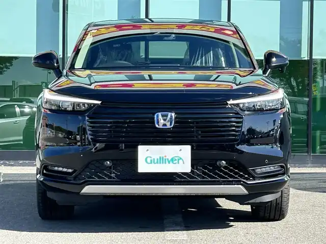 ホンダ ヴェゼル ハイブリッド e:HEV Z 和歌山県 2025(令7)年 0.1千km クリスタルブラックパール 登録済み未使用車/Honda CONNECTディスプレー（ナビ付）/フルセグTV/バックカメラ/（BT/AppleCarPlay/AndroidAuto）/衝突軽減ブレーキ/アダプティブクルーズコントロール/路外逸脱抑制機能/ブラインドスポットインフォメーション/パーキングセンサー/踏み間違い衝突軽減/電子パーキング/オートホールド/ハーフレザーシート/シートヒーター/ステアリングヒーター/パワーバックドア/純正ビルトインETC２．０/純正１８インチアルミホイール/LEDヘッドライト/LEDフォグランプ/オートライト/アダプティブドライビングビーム