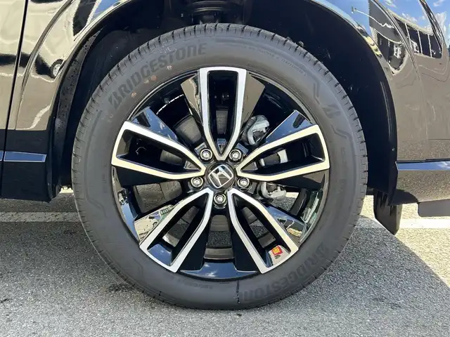 ホンダ ヴェゼル ハイブリッド e:HEV Z 和歌山県 2025(令7)年 0.1千km クリスタルブラックパール 登録済み未使用車/Honda CONNECTディスプレー（ナビ付）/フルセグTV/バックカメラ/（BT/AppleCarPlay/AndroidAuto）/衝突軽減ブレーキ/アダプティブクルーズコントロール/路外逸脱抑制機能/ブラインドスポットインフォメーション/パーキングセンサー/踏み間違い衝突軽減/電子パーキング/オートホールド/ハーフレザーシート/シートヒーター/ステアリングヒーター/パワーバックドア/純正ビルトインETC２．０/純正１８インチアルミホイール/LEDヘッドライト/LEDフォグランプ/オートライト/アダプティブドライビングビーム