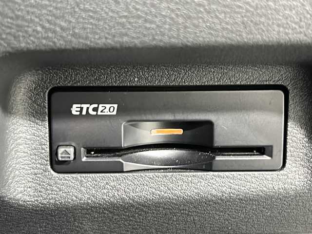 日産 エクストレイル オーテック e－4ORCE 広島県 2022(令4)年 2.1万km ブリリアントホワイトパール 純正12.3型ナビ（AppleCarPlay/AndroidAuto/フルセグTV）/プロパイロット/インテリジェントアラウンドビューモニター/インテリジェントルームミラー/AUTECH専用20インチAW/黒革シート/シートヒーター（前席/後席）/パワーシート/ポジションメモリー/パワーバックドア/ステアリングヒーター/インテリジェントエマージェンシーブレーキ/車線逸脱抑制機能/ハイビームアシスト/ブラインドスポットモニター/フロント/バックソナー/誤発進抑制機能/電動パーキングブレーキ/オートブレーキホールド/ETC2.0/ドライブレコーダー/AC100V/1500W電源/USB入力端子