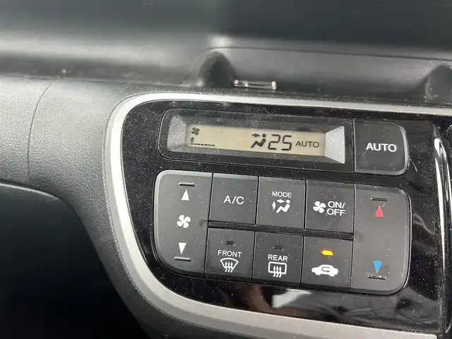 ホンダ Ｎ ＢＯＸ ＋ カスタム G ターボパッケージ 愛媛県 2013(平25)年 4.6万km アラバスターシルバーメタリック 福祉車両、スローパー/純正フロアマット/純正アルミホイール/ワンオーナー/フルセグテレビ/ABS/盗難防止センサー/SDナビ/バックカメラ/パワースライドドア/横滑り防止/クルーズコントロール/エンジンスタートボタン/100V充電/Bluetooth接続/スマートキー/オートライト