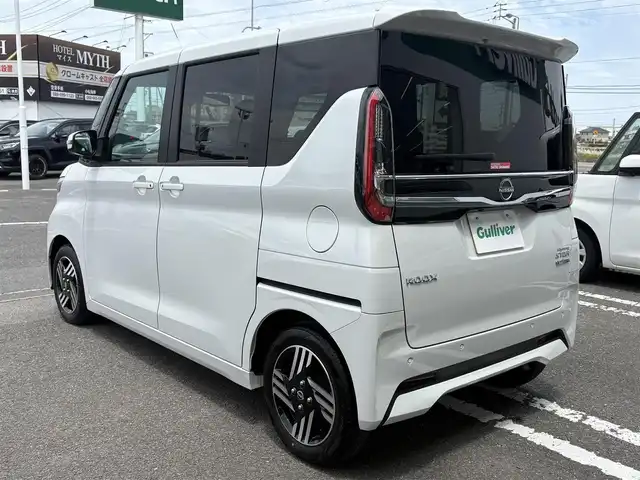 日産 ルークス ハイウェイスター X 徳島県 2024(令6)年 0.7万km ホワイトパール 純正8インチディスプレイオーディオ/全方位カメラ/レーンキープアシスト/衝突被害軽減ブレーキ/横滑り防止装置/オートマチックハイビーム/純正14インチアルミホイール/片側パワースライドドア/前後コーナーセンサー/フロアマット/プッシュスタート/スマートキー