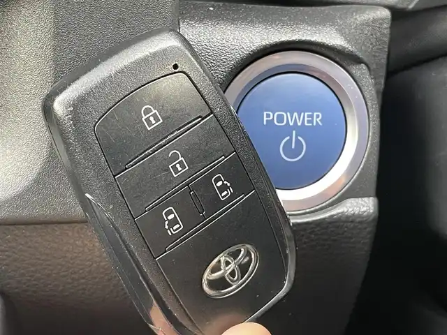 トヨタ シエンタ ハイブリッド Z 千葉県 2023(令5)年 2.5万km ホワイトパールクリスタルシャイン 純正8インチディスプレイオーディオナビ/BT/Miracast/全方位カメラ/両側パワースライドドア/アドバンストパーク/BSM/セーフティセンス/レーダークルーズコントロール/レーンキープアシスト/AC100V 1500W/LEDヘッドライト/ビルトインETC