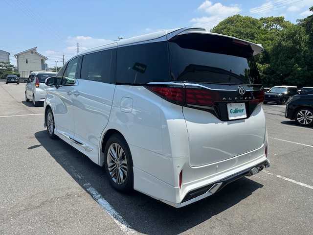 トヨタ アルファード 大阪府 2024(令6)年 0.2万km プラチナホワイトパールマイカ モデリスタエアロ（フロント/サイド/リア）/14インチHDディスプレイオーディオ（フルセグ/Bluetooth接続/USB接続）/左右独立ムーンルーフ/両側パワースライドドア/全方位/バックカメラ/デジタルインナーミラー/レーダークルーズコントロール/BSM/衝突被害軽減システム/レーンキープアシスト/横滑り防止装置/コーナーセンサー/パワーサイドサンシェード/ビルトインETC2.0/純正AW（18インチ）/純正LEDライト/オートマチックハイビーム/スペアタイヤ有