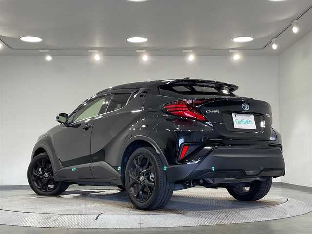 トヨタ Ｃ－ＨＲ G モード ネロセーフティプラスⅡ 愛知県 2022(令4)年 2.7万km ブラックマイカ 純正８インチディスプレイナビ　/(Bluetooth/フルセグTV/FM/AM/USB/Miracast)/パノラミックビューモニター　/トヨタセーフティセンス　/　　-プリクラッシュセーフティ/　　-レーントレーニングアシスト/　　-オートマチックハイビーム/　　-レーダークルーズコントロール/　　-ロードサインアシスト/シートヒーター　/ビルトインＥＴＣ　/前後ドライブレコーダー　/ブラインドスポットモニター/クリアランスソナー　/ＬＥＤヘッドライト　/ＬＥＤフォグ/純正フロアマット/プッシュスタート/　　-スマートキー