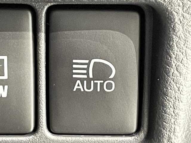 トヨタ Ｃ－ＨＲ G モード ネロセーフティプラスⅡ 福島県 2022(令4)年 2.7万km ブラックマイカ /純正８インチディスプレイナビ　//(Bluetooth/フルセグTV/FM/AM/USB/Miracast)//パノラミックビューモニター　//トヨタセーフティセンス　//プリクラッシュセーフティ//レーントレーニングアシスト//オートマチックハイビーム//レーダークルーズコントロール//ロードサインアシスト//シートヒーター　//ビルトインＥＴＣ　//前後ドライブレコーダー　//ブラインドスポットモニター//クリアランスソナー　//ＬＥＤヘッドライト　//ＬＥＤフォグ//純正フロアマット//プッシュスタート//スマートキー