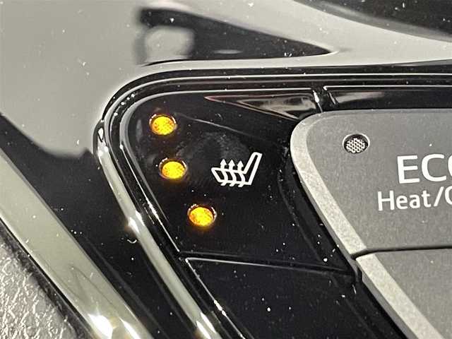 トヨタ Ｃ－ＨＲ G モード ネロセーフティプラスⅡ 福島県 2022(令4)年 2.7万km ブラックマイカ /純正８インチディスプレイナビ　//(Bluetooth/フルセグTV/FM/AM/USB/Miracast)//パノラミックビューモニター　//トヨタセーフティセンス　//プリクラッシュセーフティ//レーントレーニングアシスト//オートマチックハイビーム//レーダークルーズコントロール//ロードサインアシスト//シートヒーター　//ビルトインＥＴＣ　//前後ドライブレコーダー　//ブラインドスポットモニター//クリアランスソナー　//ＬＥＤヘッドライト　//ＬＥＤフォグ//純正フロアマット//プッシュスタート//スマートキー