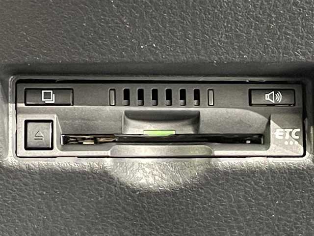 トヨタ Ｃ－ＨＲ G モード ネロセーフティプラスⅡ 福島県 2022(令4)年 2.7万km ブラックマイカ /純正８インチディスプレイナビ　//(Bluetooth/フルセグTV/FM/AM/USB/Miracast)//パノラミックビューモニター　//トヨタセーフティセンス　//プリクラッシュセーフティ//レーントレーニングアシスト//オートマチックハイビーム//レーダークルーズコントロール//ロードサインアシスト//シートヒーター　//ビルトインＥＴＣ　//前後ドライブレコーダー　//ブラインドスポットモニター//クリアランスソナー　//ＬＥＤヘッドライト　//ＬＥＤフォグ//純正フロアマット//プッシュスタート//スマートキー