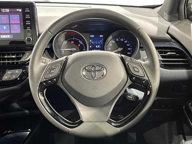 トヨタ Ｃ－ＨＲ G モード ネロセーフティプラスⅡ 福島県 2022(令4)年 2.7万km ブラックマイカ /純正８インチディスプレイナビ　//(Bluetooth/フルセグTV/FM/AM/USB/Miracast)//パノラミックビューモニター　//トヨタセーフティセンス　//プリクラッシュセーフティ//レーントレーニングアシスト//オートマチックハイビーム//レーダークルーズコントロール//ロードサインアシスト//シートヒーター　//ビルトインＥＴＣ　//前後ドライブレコーダー　//ブラインドスポットモニター//クリアランスソナー　//ＬＥＤヘッドライト　//ＬＥＤフォグ//純正フロアマット//プッシュスタート//スマートキー