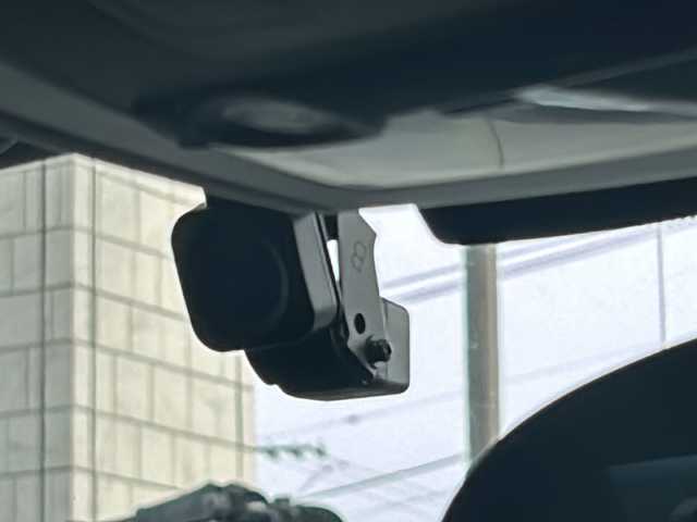 ＢＭＷ ５２８ｉ 神奈川県 2010(平22)年 4.2万km アルピンホワイトⅢ エナジーボディーエアロキット/エナジートランクスポイラー/ダウンサス/エナジーエディション21インチAW/エナジー4本出しマフラー/クルーズコントロール/純正ＨＤＤナビ/（AM/FM/CD/DVD/TV/BT/AUX)/ＥＴＣ/前ドライブレコーダー/バックカメラ/メモリシート（D席）/パワーシート(D/N席)/ヒートシーター（D/N席）/プッシュスタート/社外フロアマット/スペアキー/オートライト/前後フォグランプ/取扱説明書